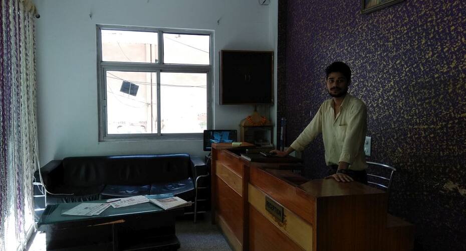 Hotel Fly Rooms, New Delhi 3